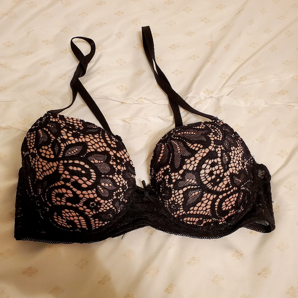 Black lace and light pink foam back underwire bra 34B